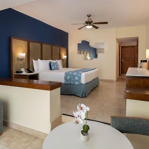 Junior Suite Side Ocean View
